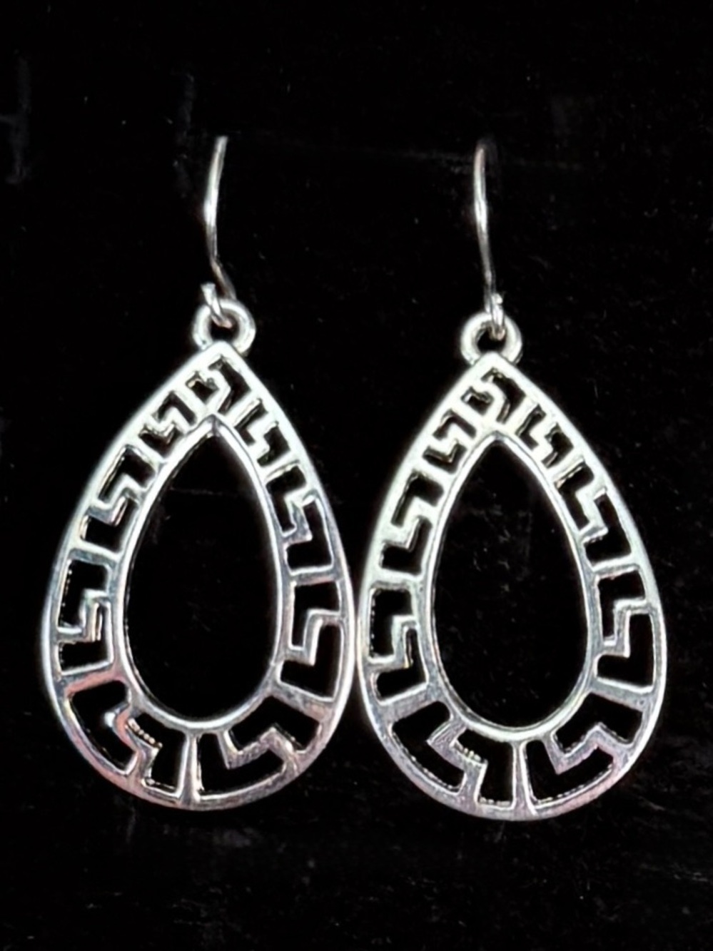 Vintage Silvertone Teardrop cutout Pierced Earrings